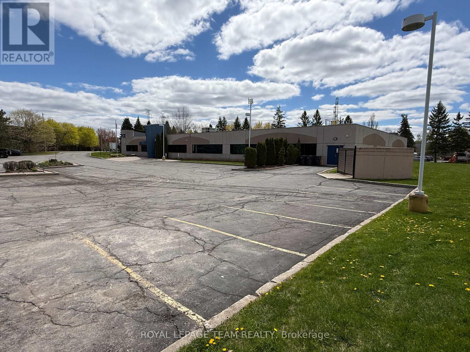 2490 DON REID DRIVE