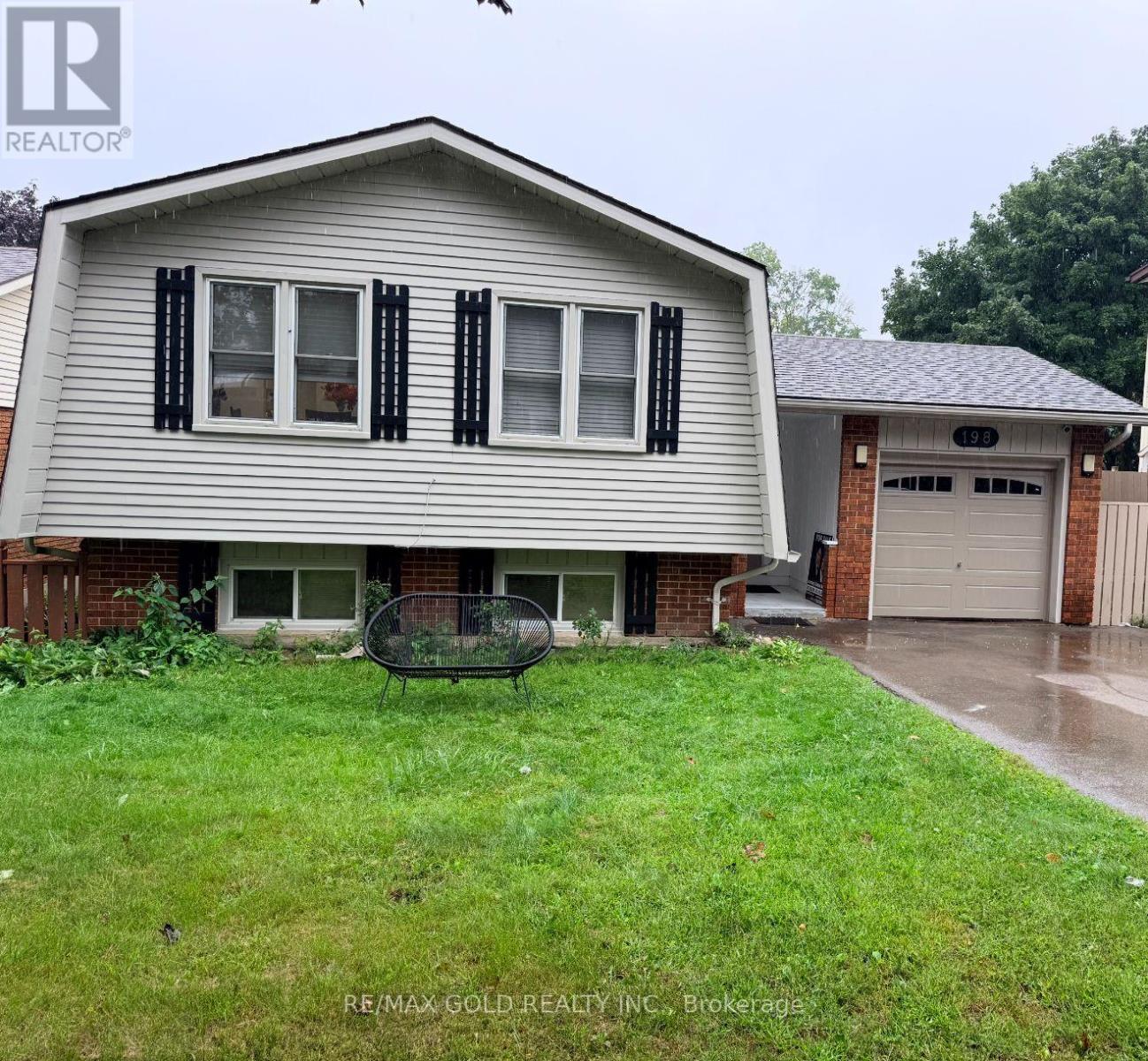 198 COACH HILL DRIVE