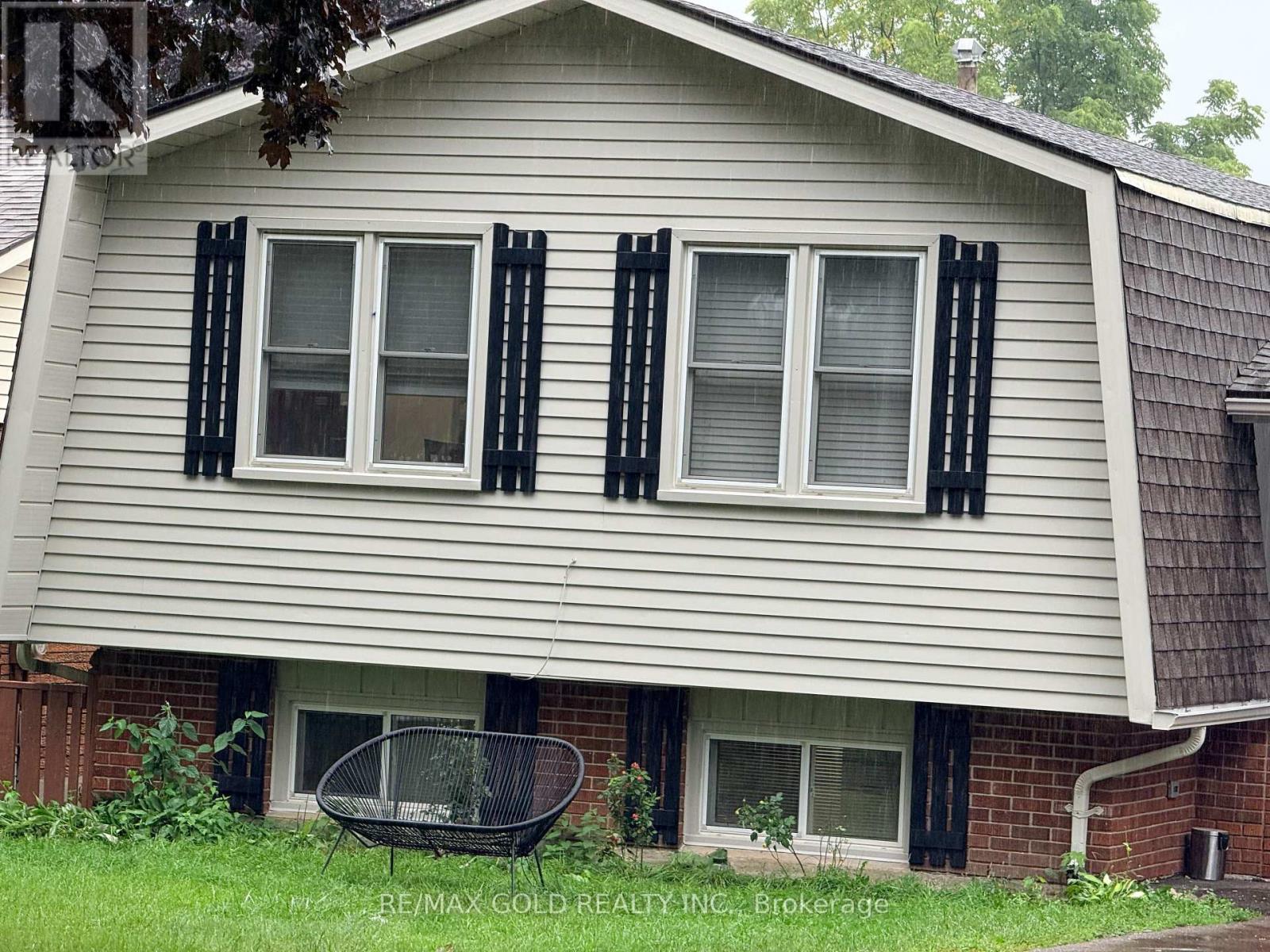 198 COACH HILL DRIVE