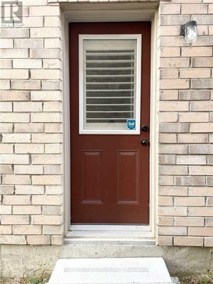 27 Brownsberger Rd, Whitchurch-Stouffville (Stouffville), ON 2