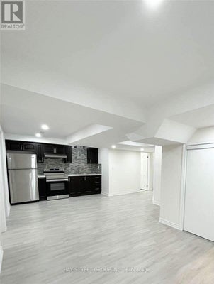 27 Brownsberger Rd, Whitchurch-Stouffville (Stouffville), ON 4
