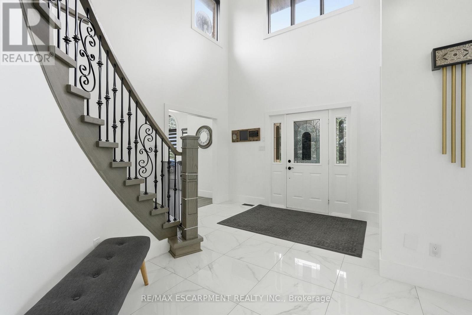2 CURRIE DRIVE