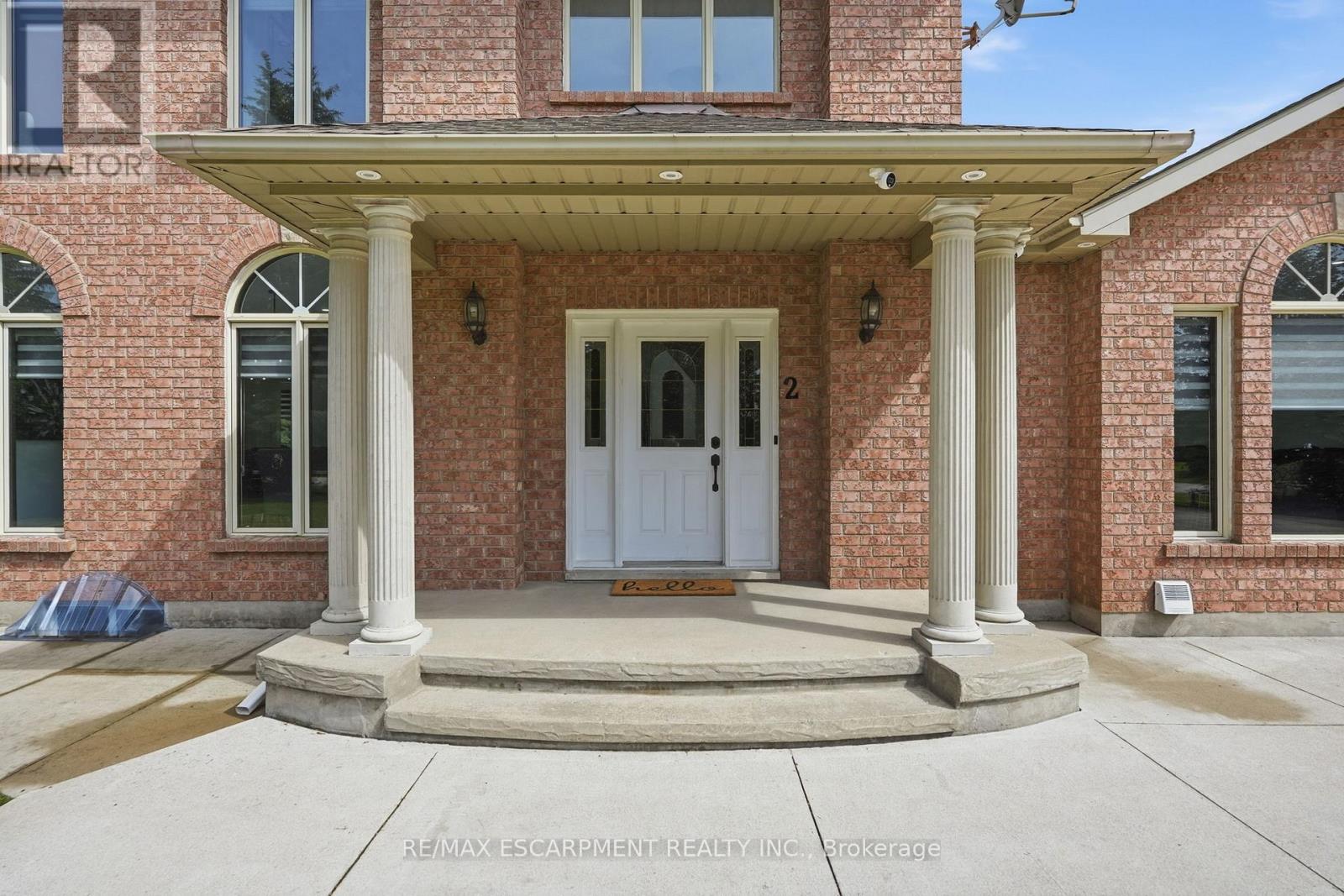 2 CURRIE DRIVE