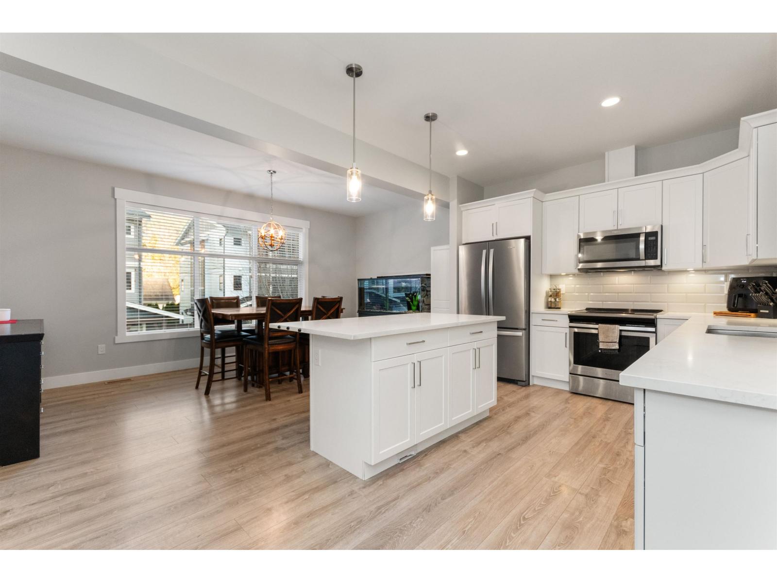 7 386 PINE AVENUE, Harrison Hot Springs