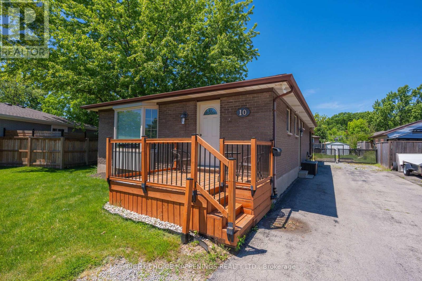 10 NEWLEAF CRESCENT