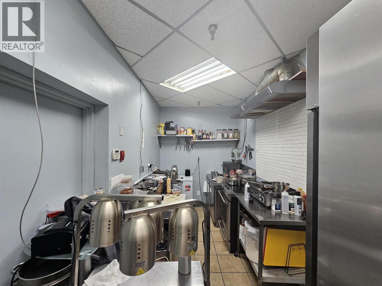 101 3701 HASTINGS STREET