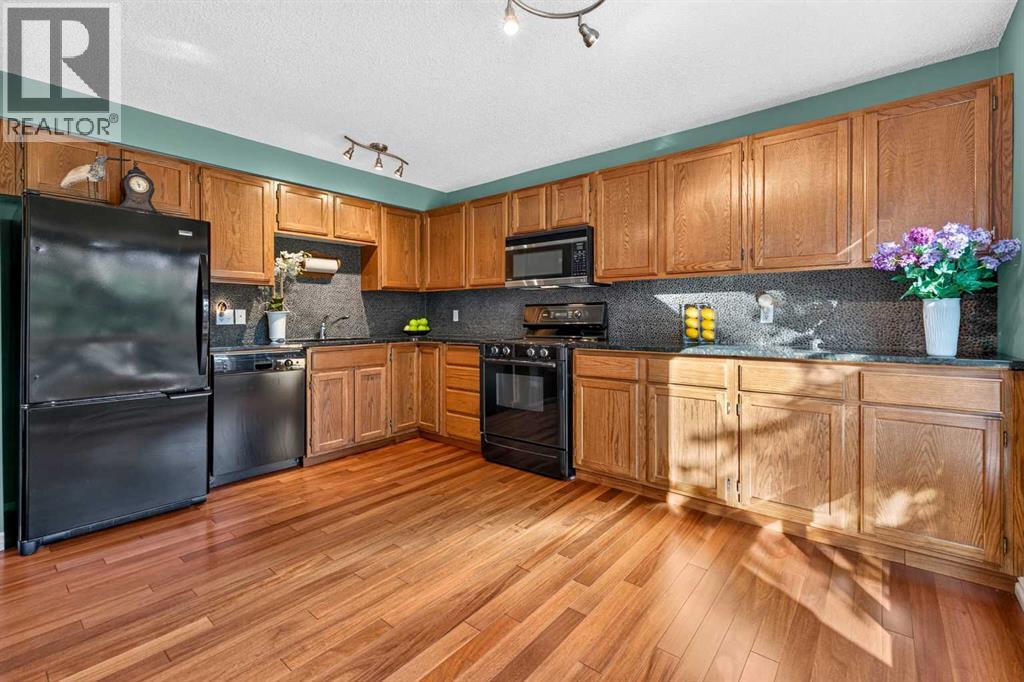135 Point Drive NW