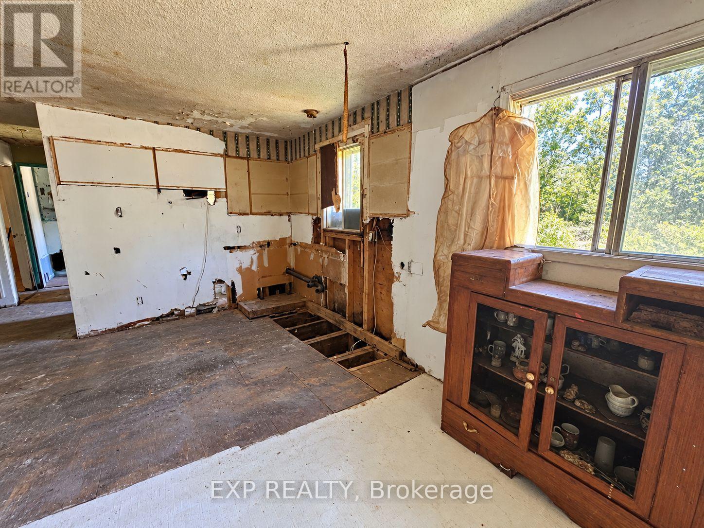 942 BATHURST 9TH CONCESSION ROAD