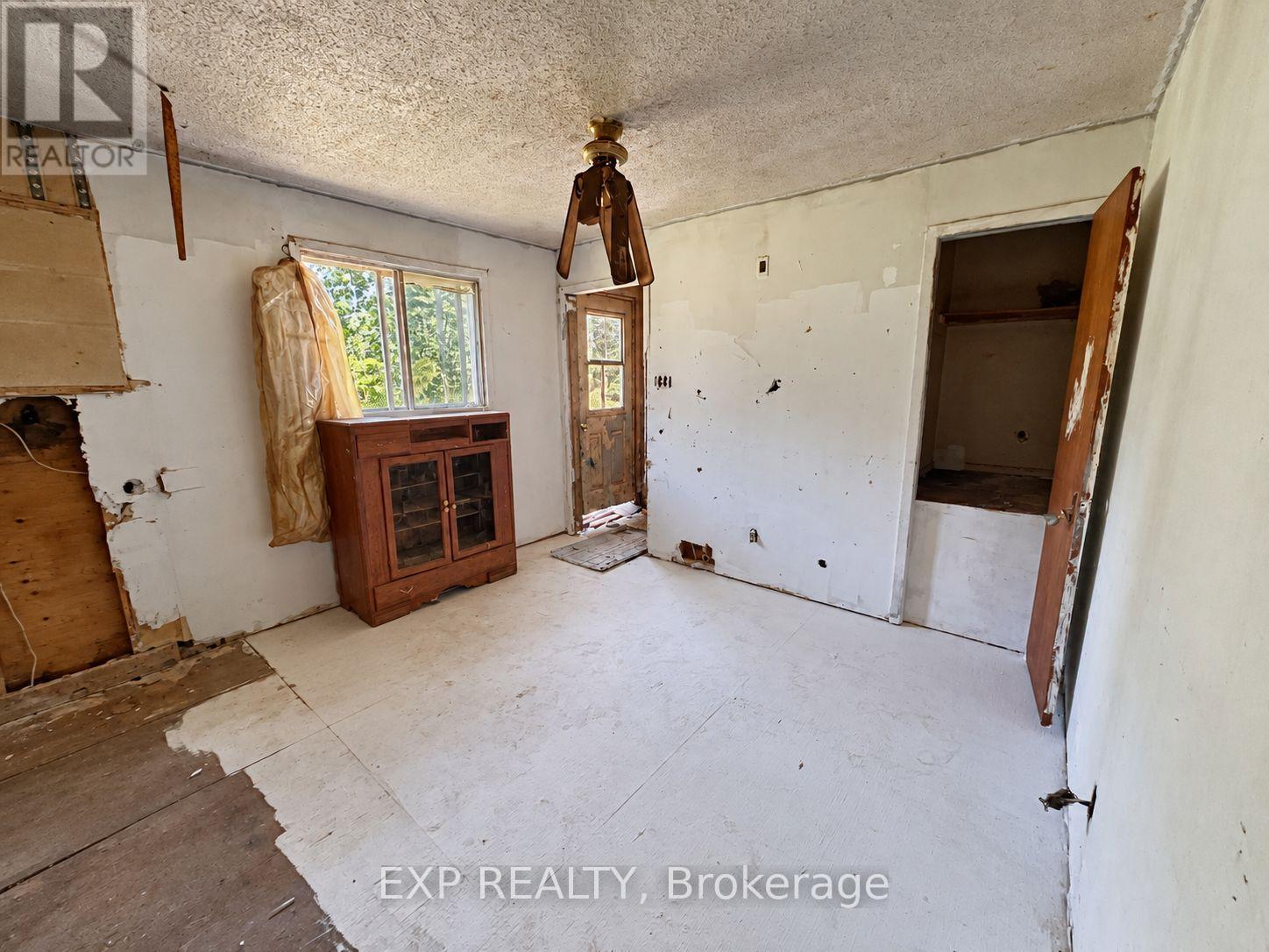 942 BATHURST 9TH CONCESSION ROAD