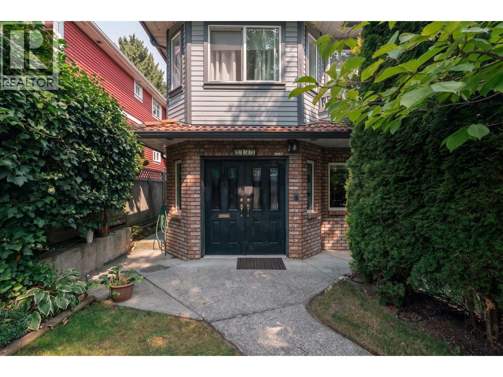 2183 NAPIER STREET