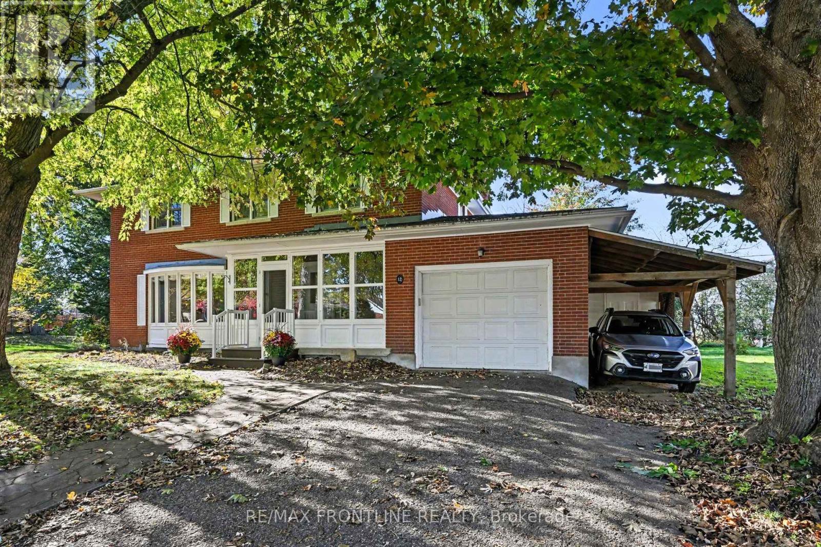 12 GLENVIEW CRESCENT
