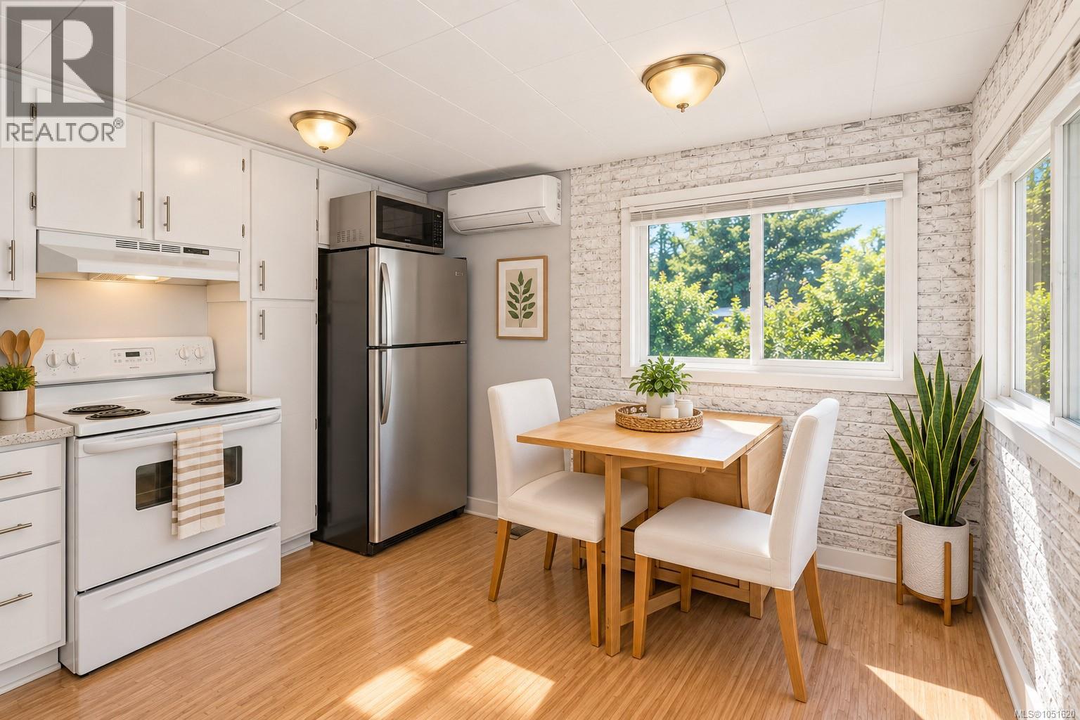 13 5838 Blythwood Rd