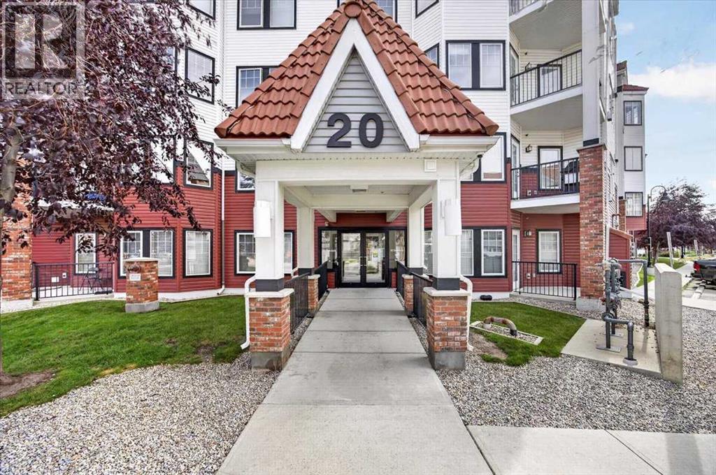 226, 20 Royal Oak Plaza NW