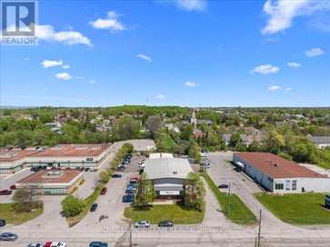 24 EDGEWATER STREET Ottawa ON K2L 1V8