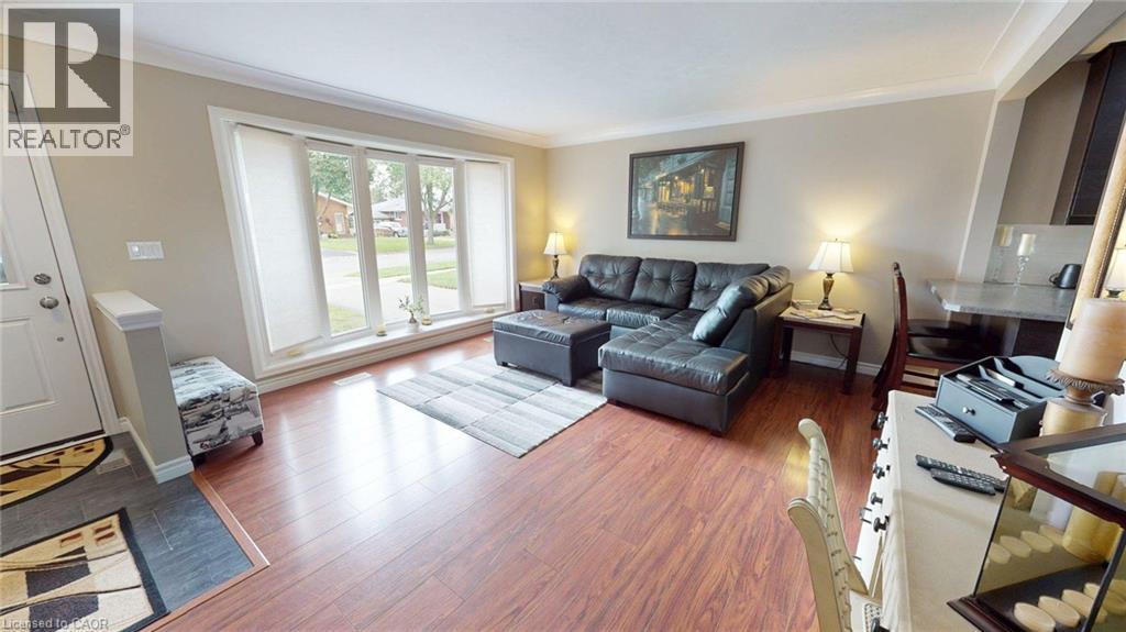 7 CAMBRIDGE Drive