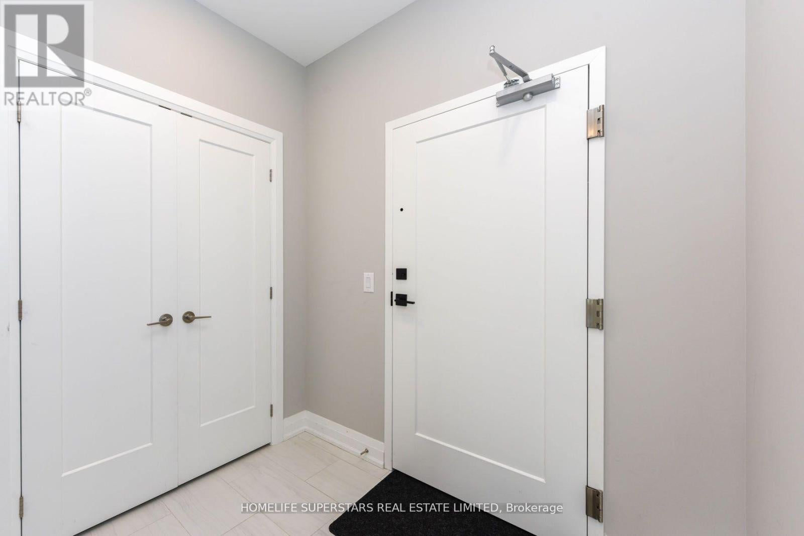 403 - 71 WYNDHAM STREET S