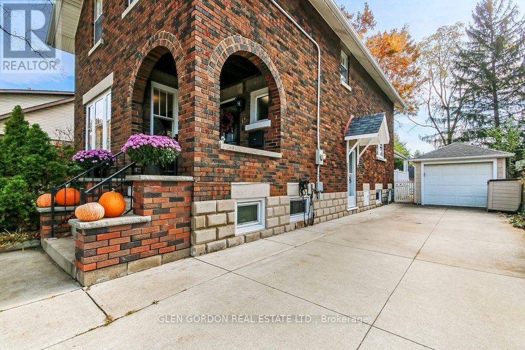 15 BEATTIE AVENUE