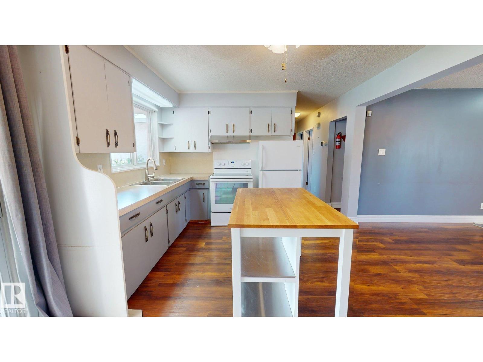 10661 152 ST NW