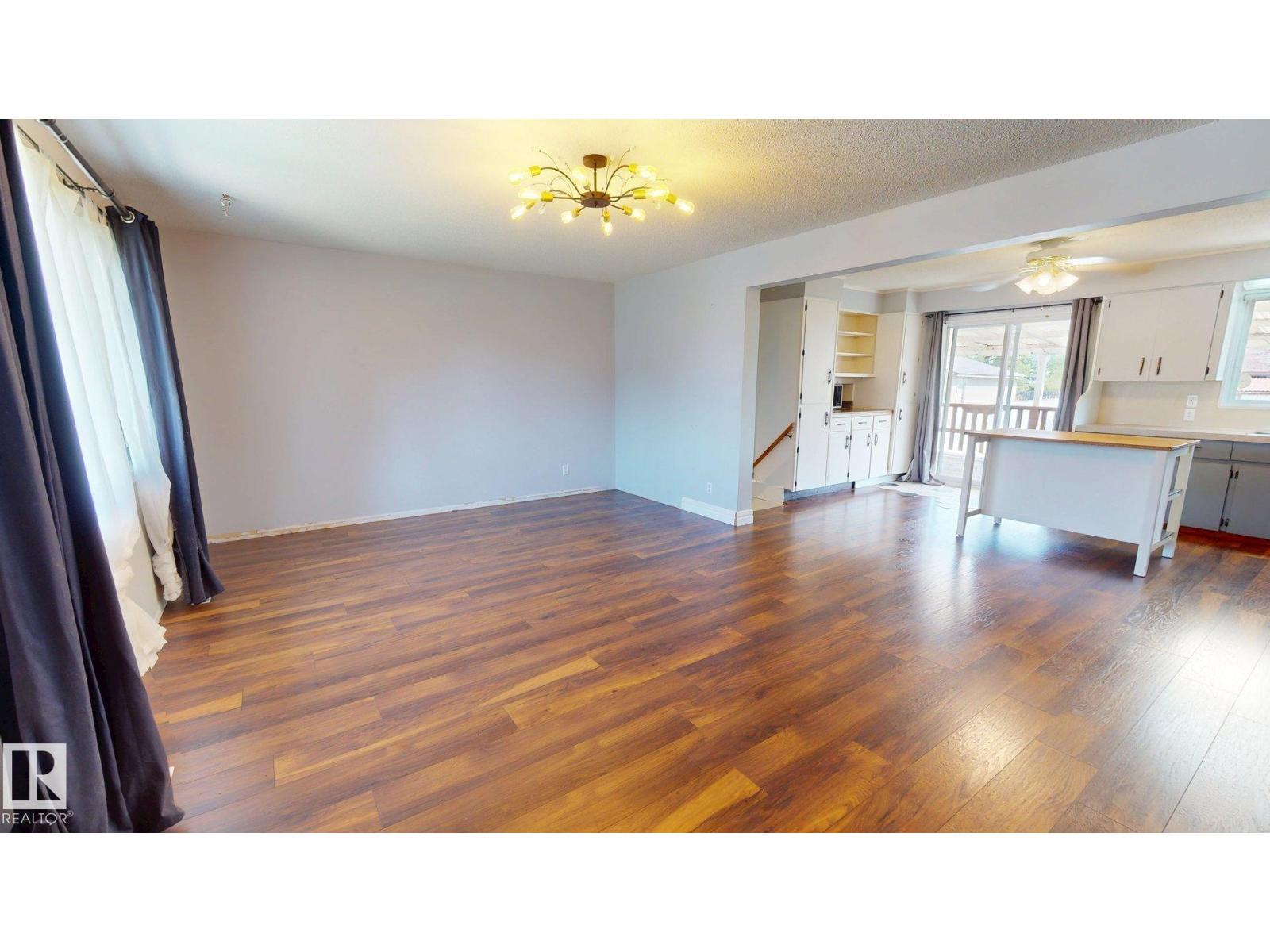 10661 152 ST NW