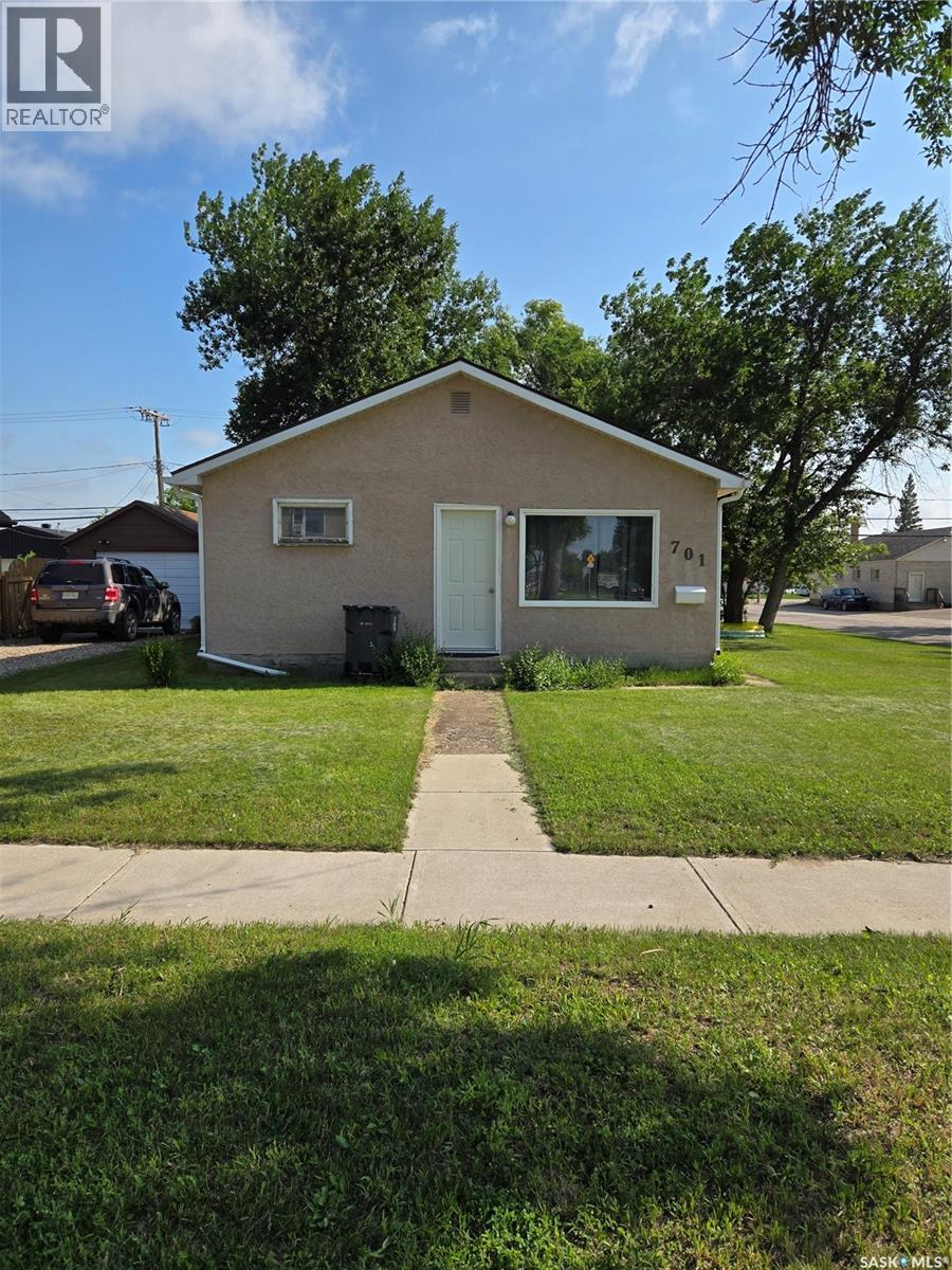 701 3RD STREET, ESTEVAN, SK S4A 0P7 - Image 2997375048.jpeg?d=l