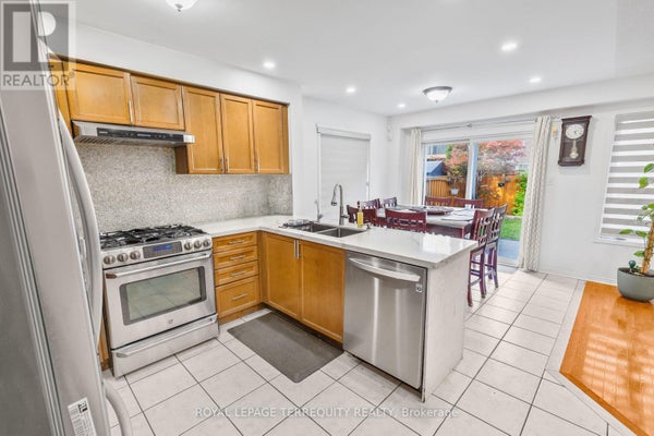 44 Thackery Dr, Ajax (Northeast Ajax), ON 5