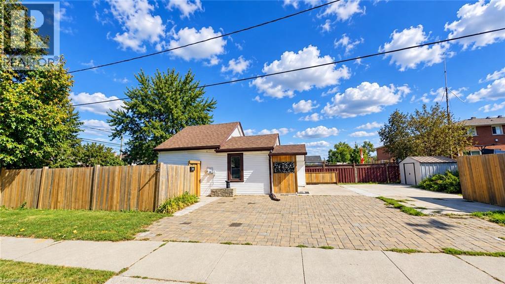 76 AVENUE Road