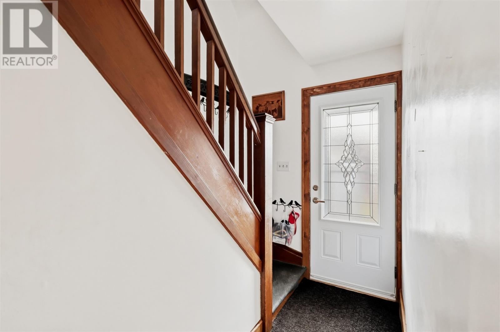 60 Dennis ST - Photo 3