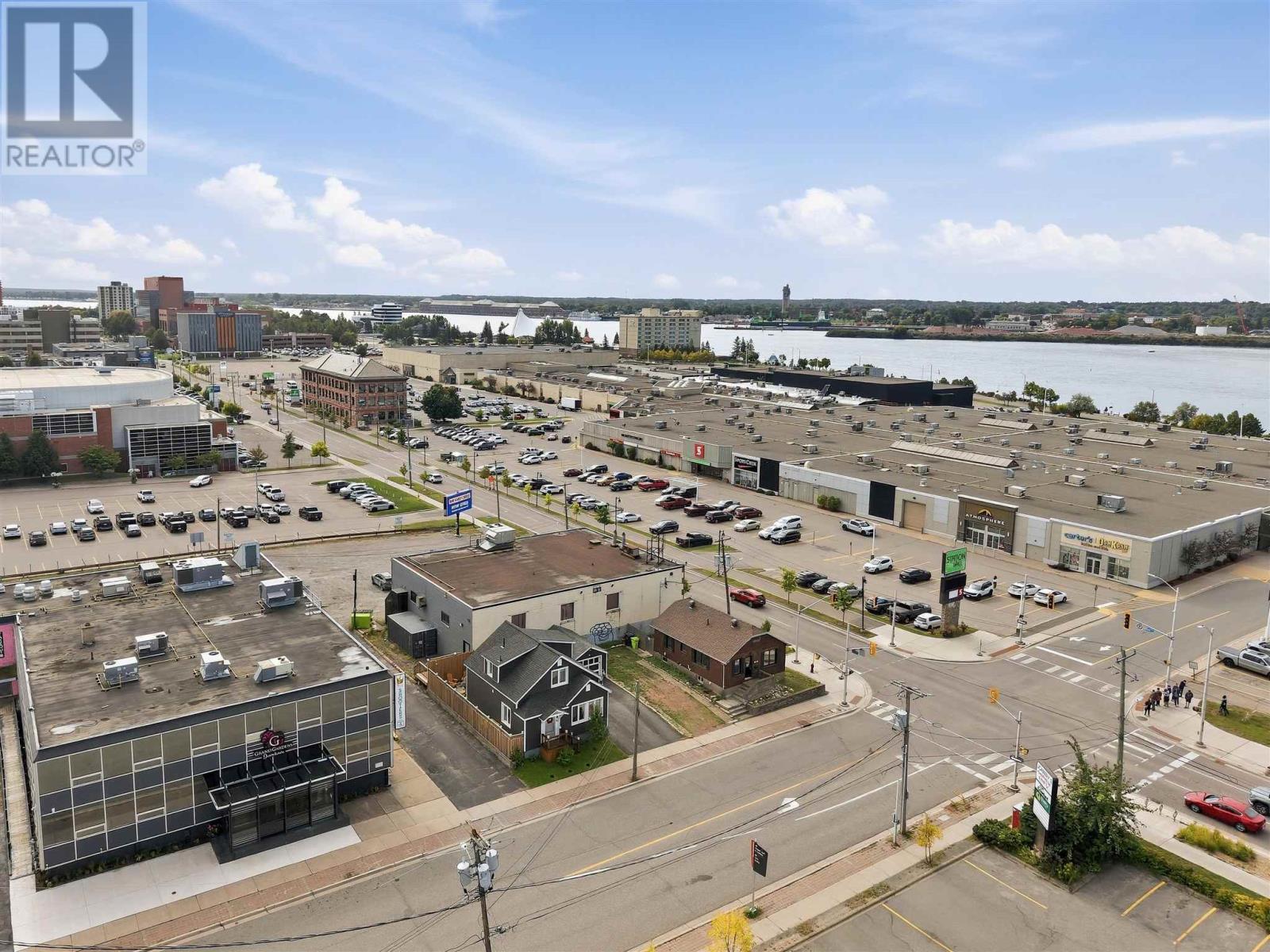 60 Dennis ST - Photo 2