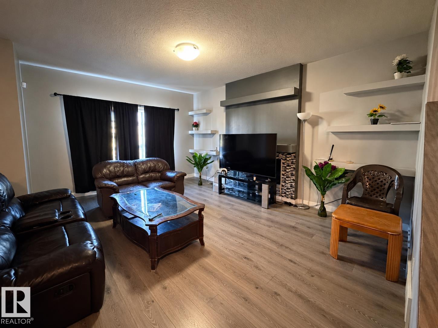 424 42 AV NW