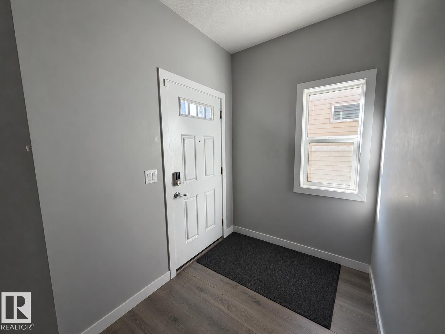 424 42 AV NW