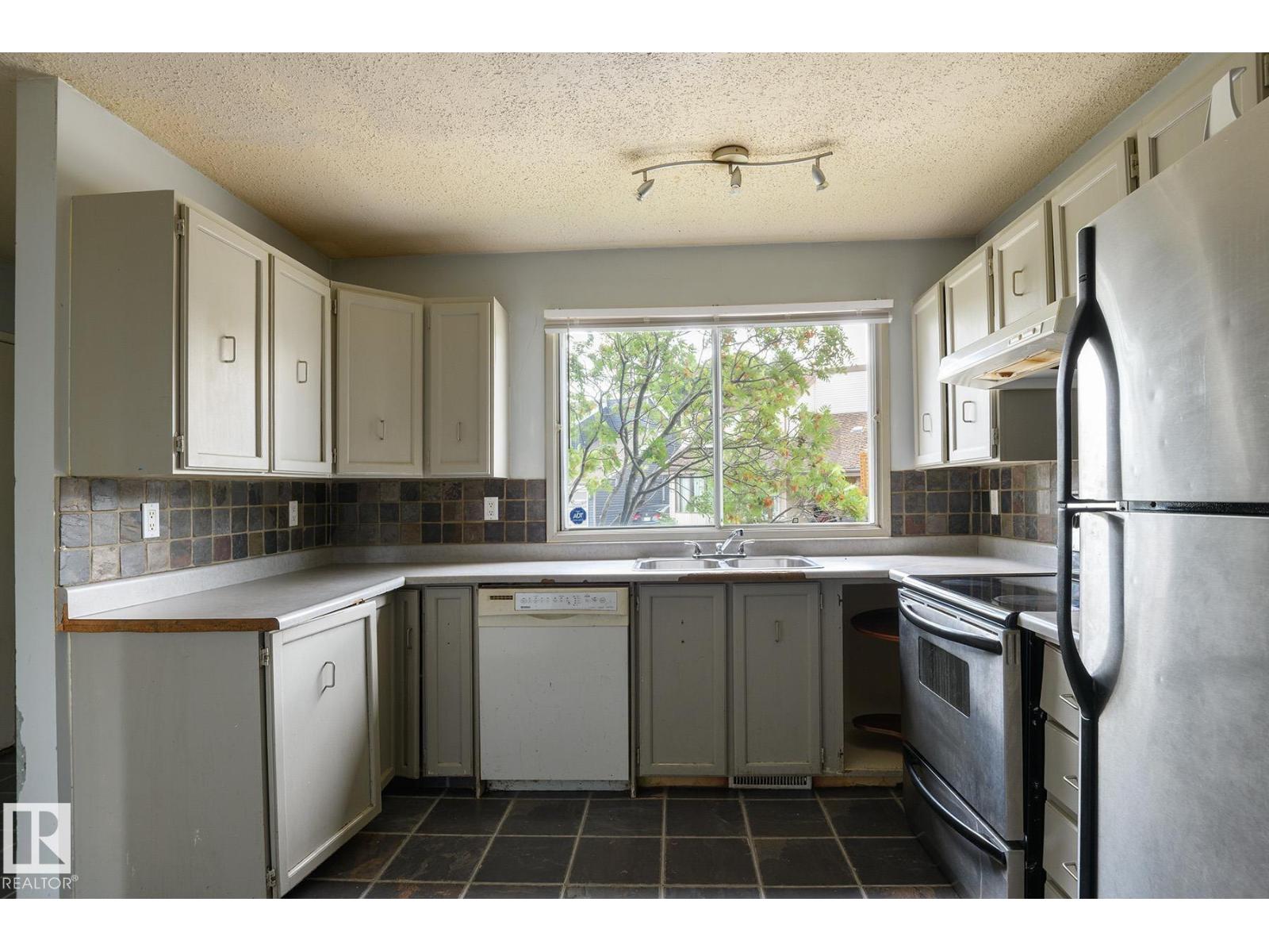 5511 92C AV NW