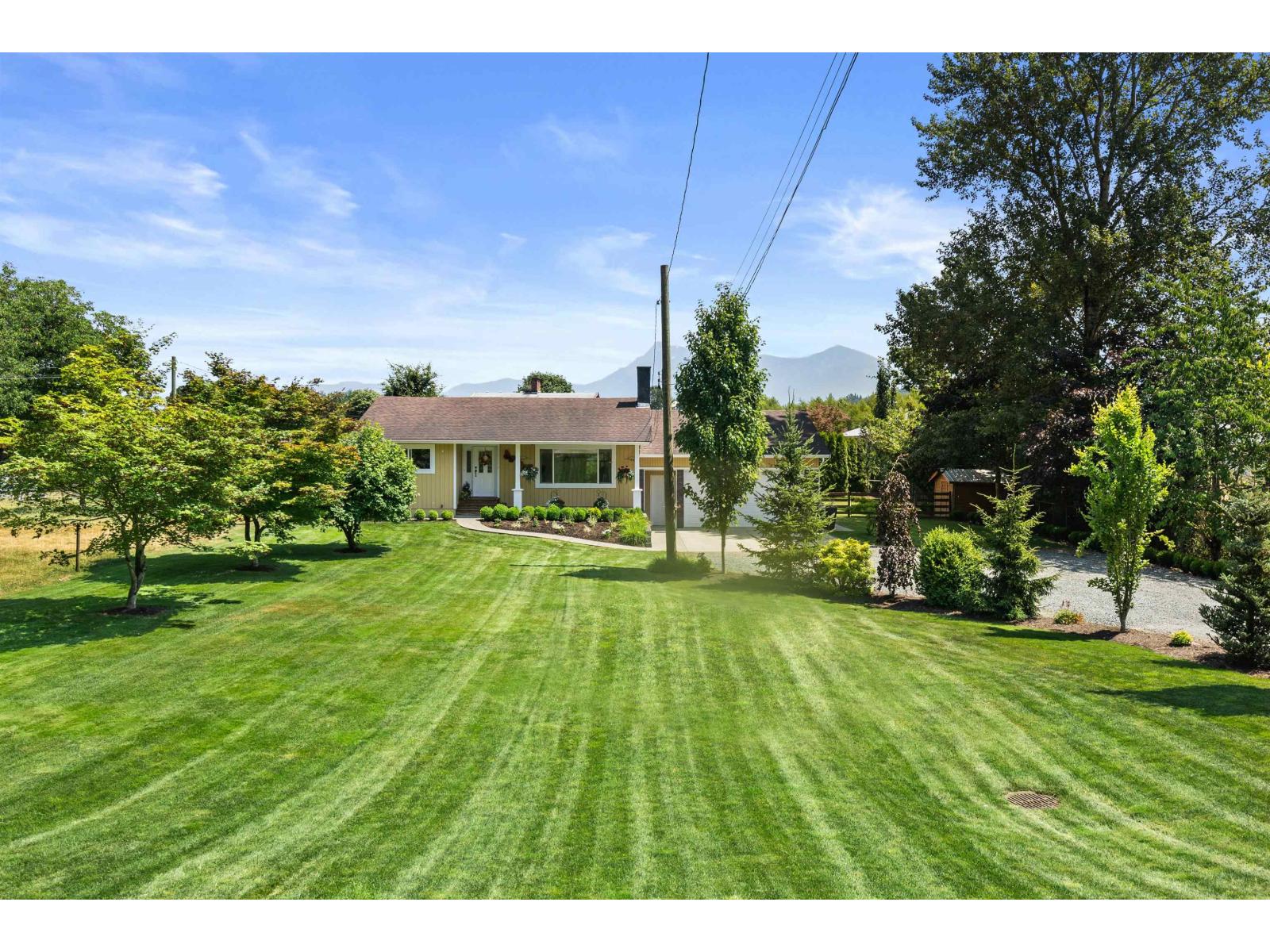 10268 YOUNG ROAD, Fairfield Island