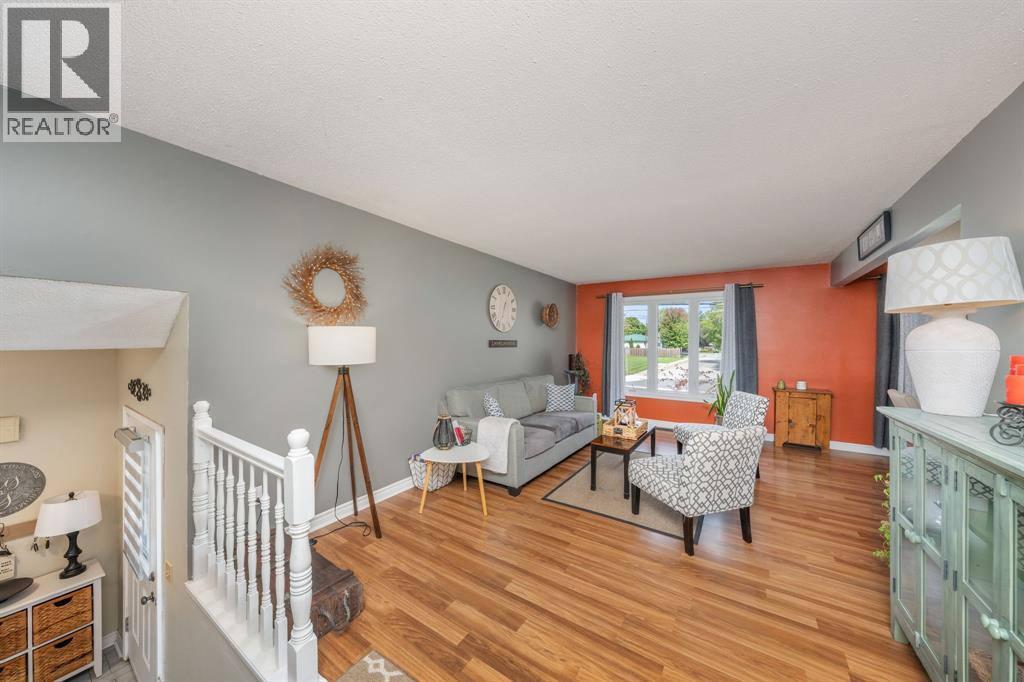 4443 PETROLIA LINE - Photo 4
