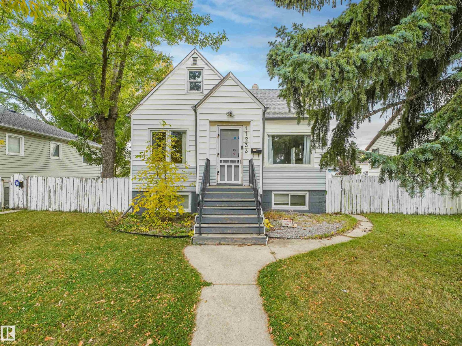 11233 103 ST NW