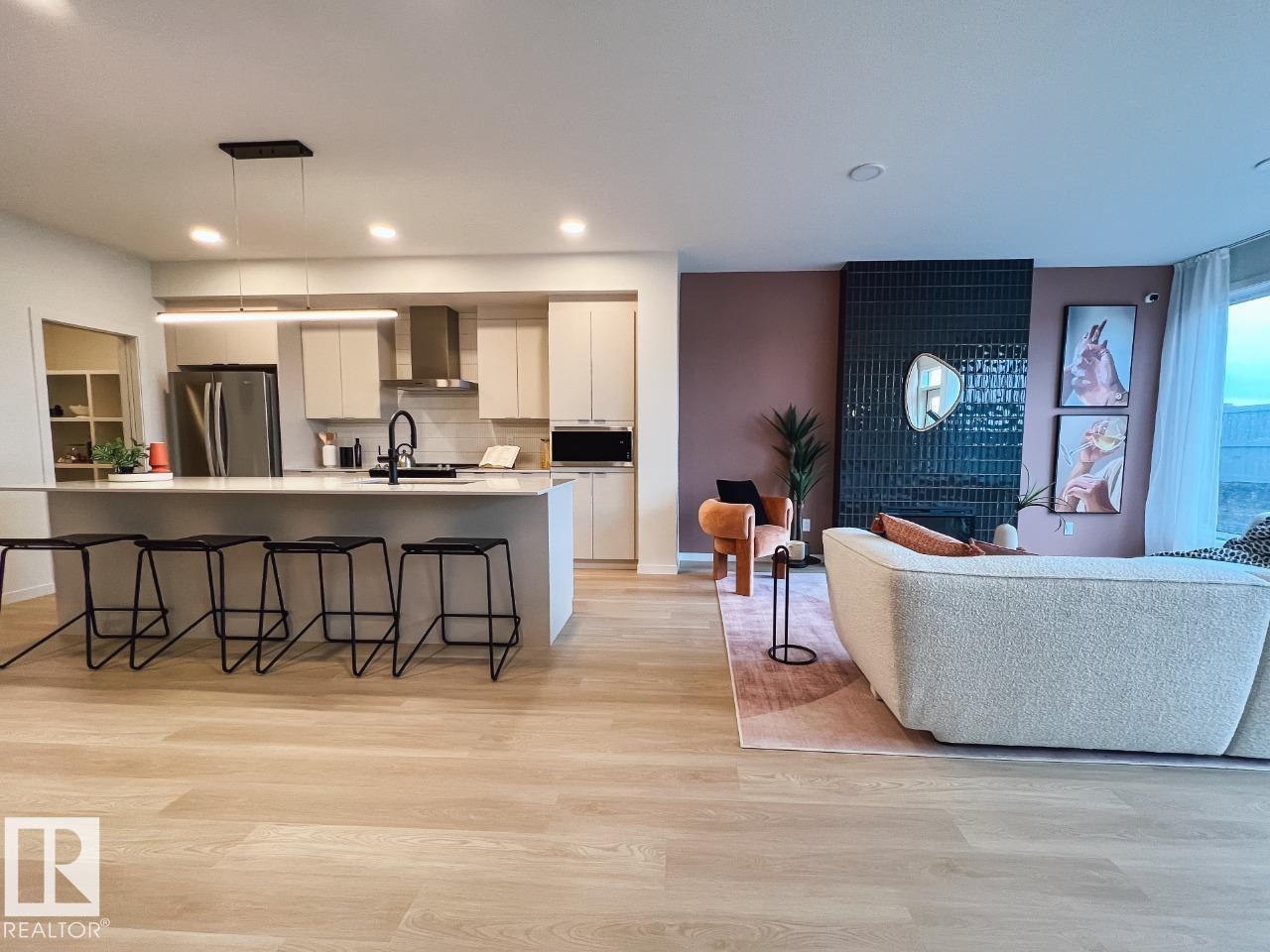 22616 85 AV NW