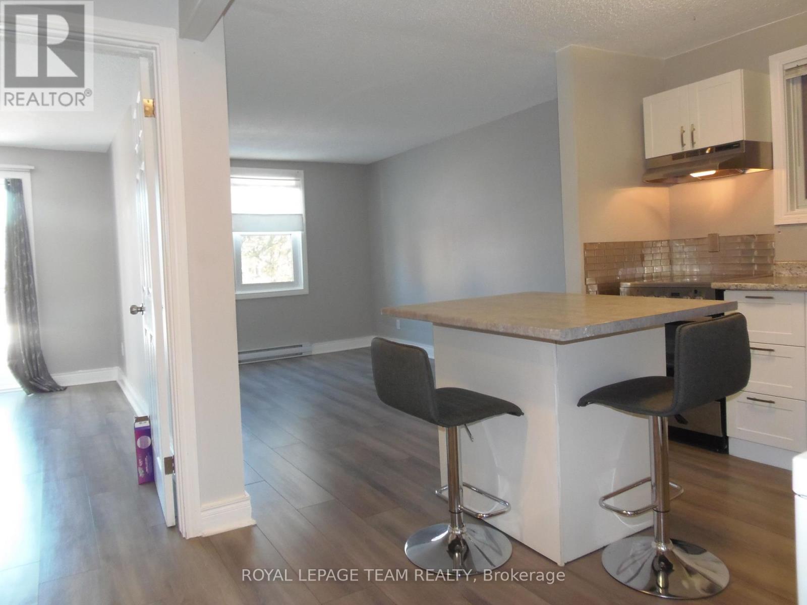 UNIT 2 - 44 SPADINA AVENUE