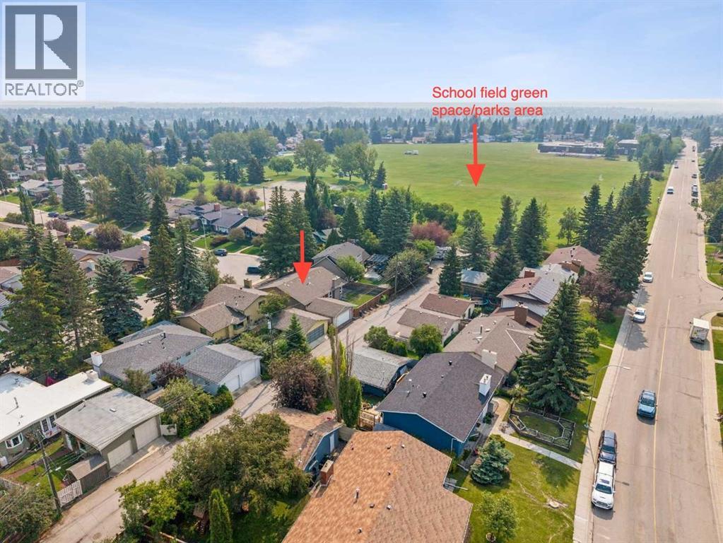 856 Lake Twintree Crescent SE