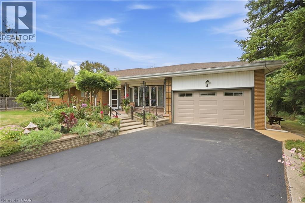 4 KEW Court
