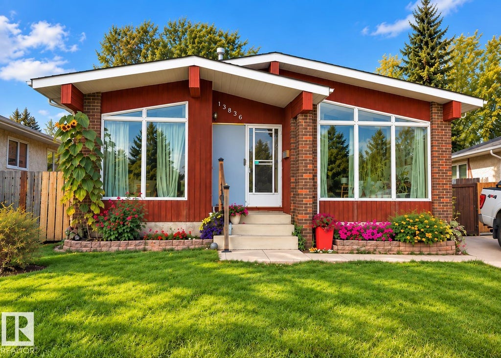 13836 26 ST NW, EDMONTON, AB T5Y 1B4 - Image 3358704541.jpeg?d=l