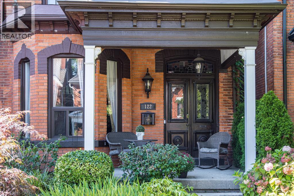 122 EAST Avenue S