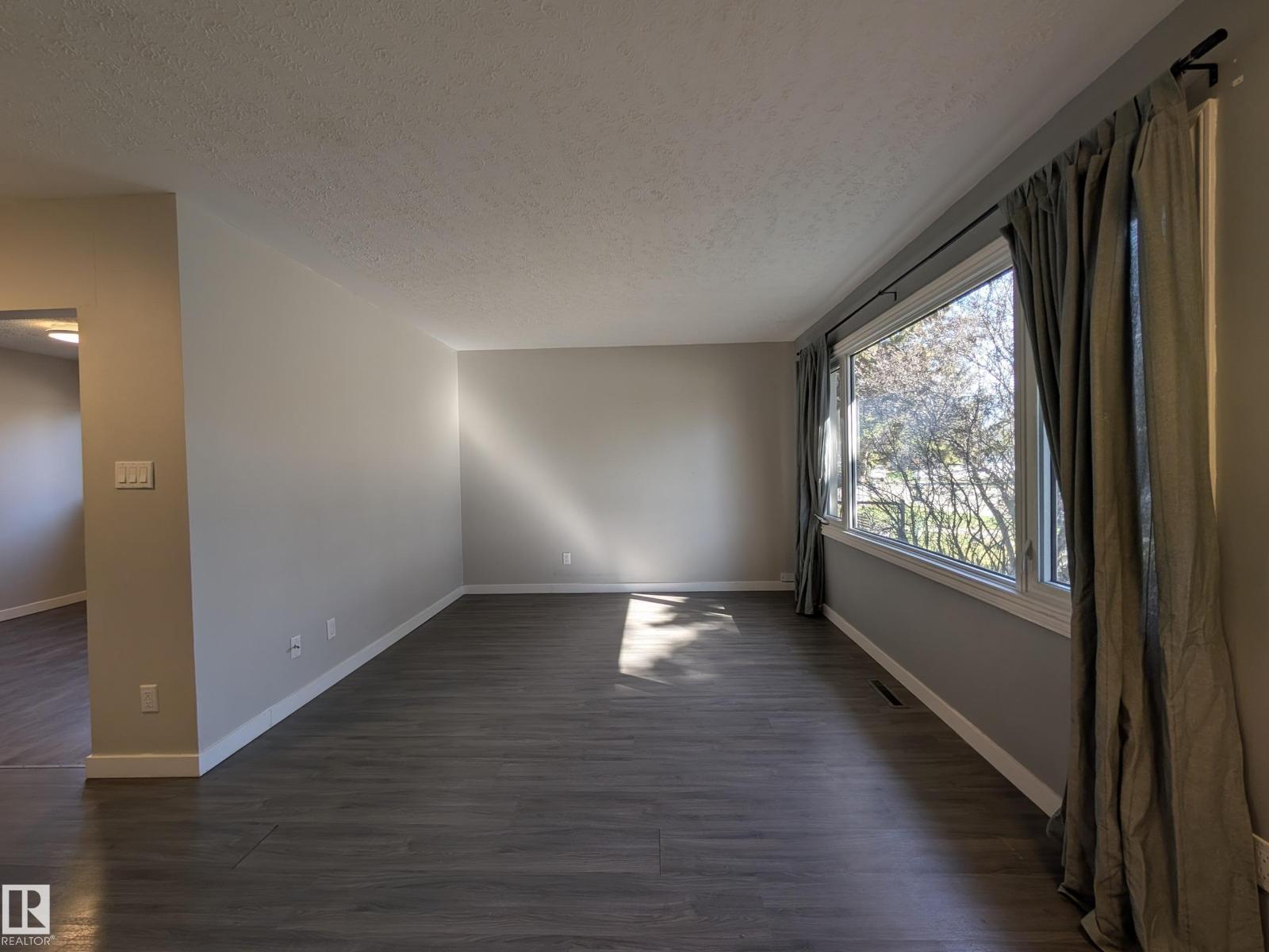 13528 139 ST NW