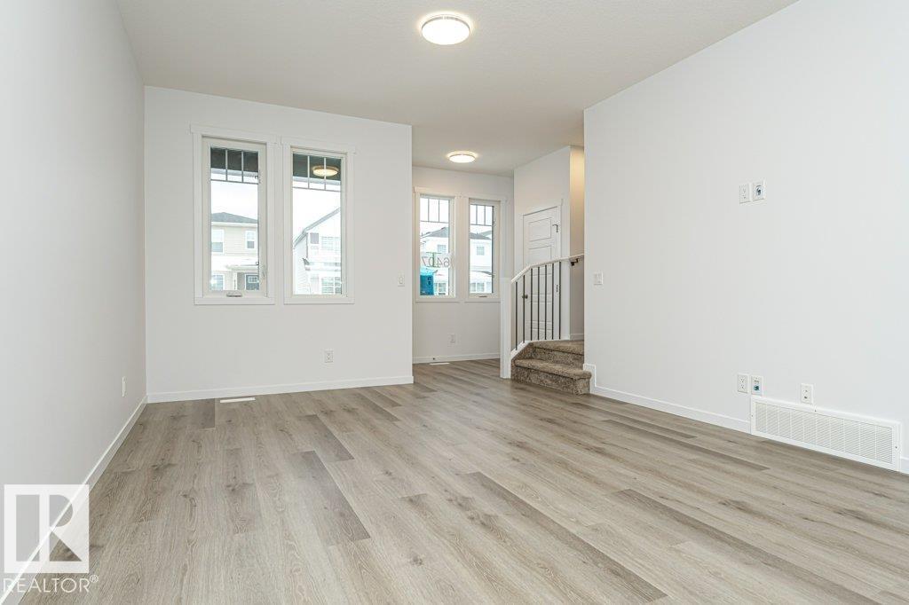6407 63 St