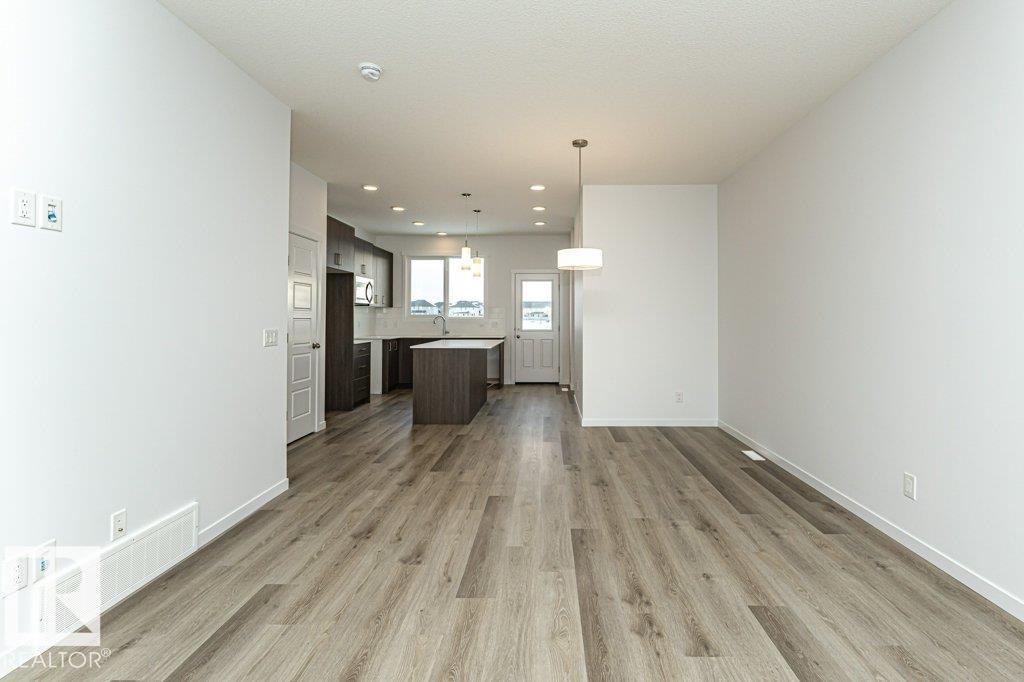 6407 63 St