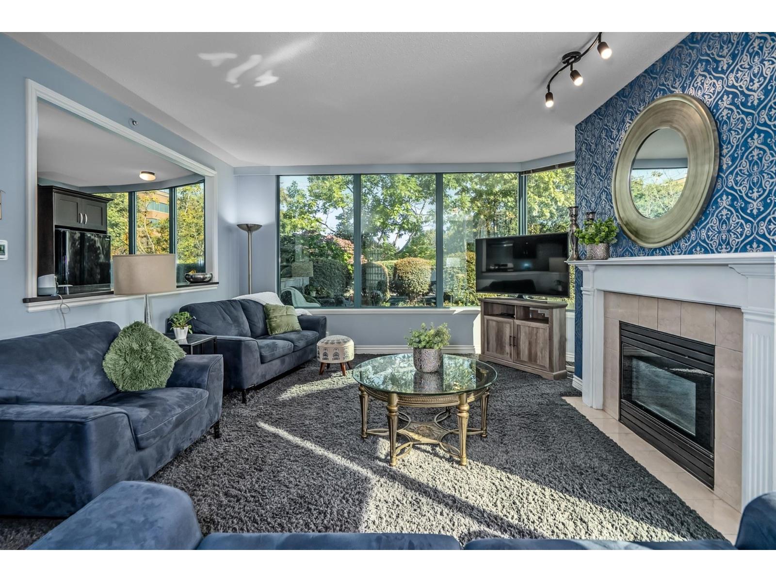 302 32330 SOUTH FRASER WAY