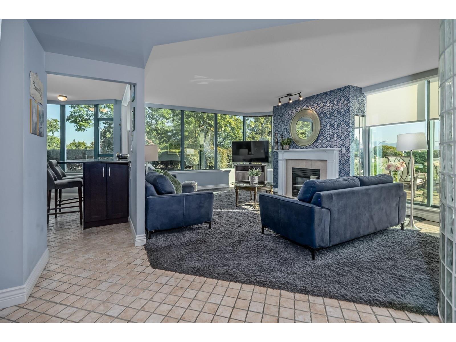 302 32330 SOUTH FRASER WAY