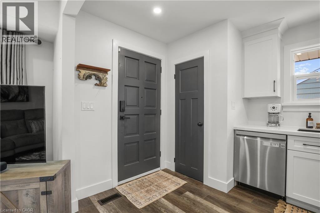 203 MERLIN Crescent