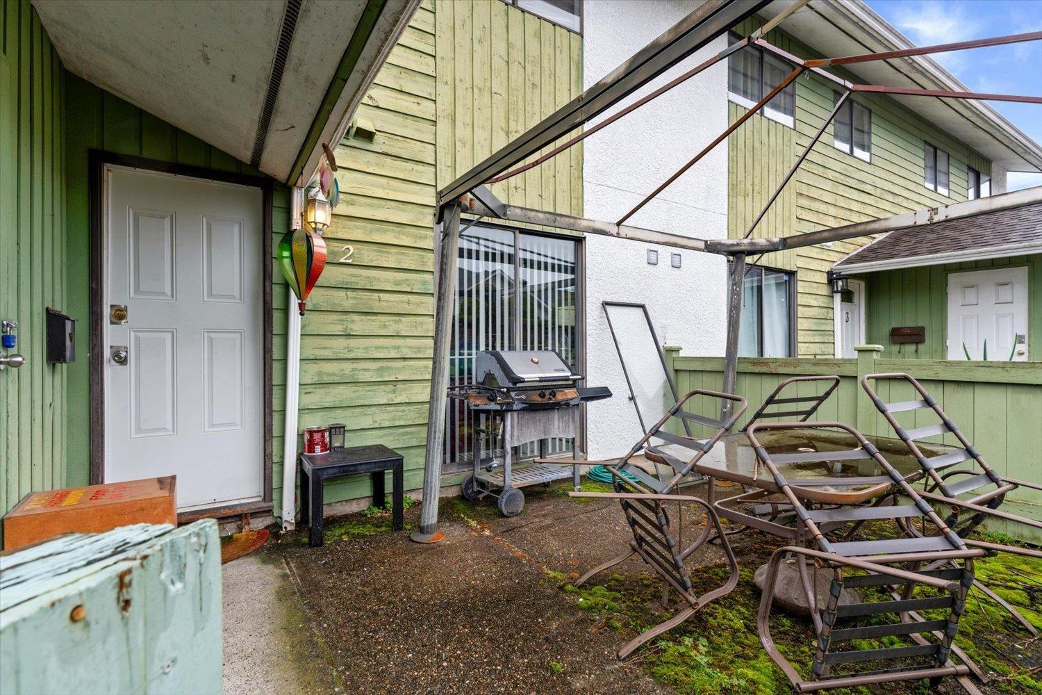 2 9342 HAZEL STREET, Chilliwack Proper East
