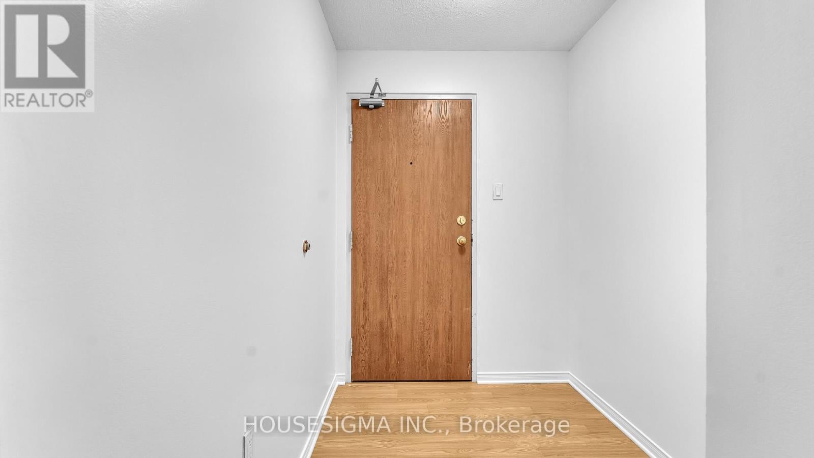 201 - 986 HURON STREET