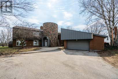 136 4TH AVENUE Hanover ON N4N 2B3