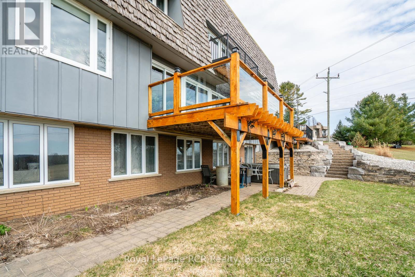 136 4TH AVENUE